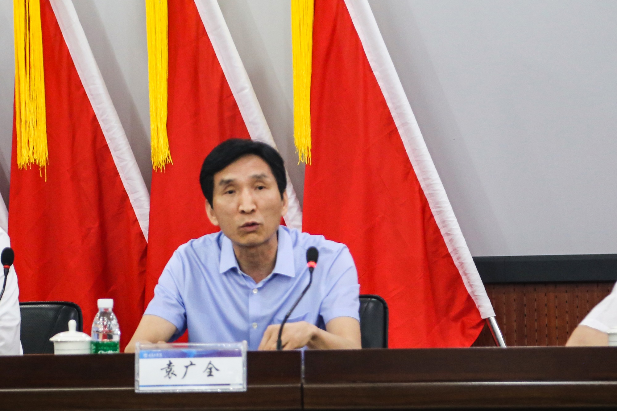 青岛工学院召开干部大会