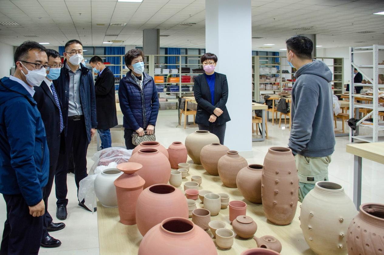 青岛工学院召开校级高水平学科建设方案审核论证会