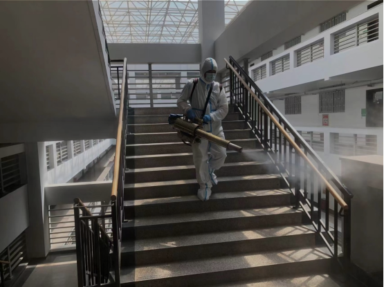 校园消杀筑防线 凝心聚力保安全 ——青岛工学院开展校园全面消杀工作 校园消杀筑防线 凝心聚力保安全 ——青岛工学院开展校园全面消杀工作