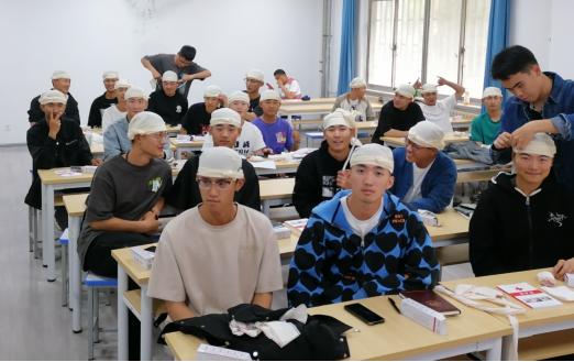 校园守护,“救”在身边——青岛工学院开展应急救护知识进校园活动 校园守护,“救”在身边——青岛工学院开展应急救护知识进校园活动