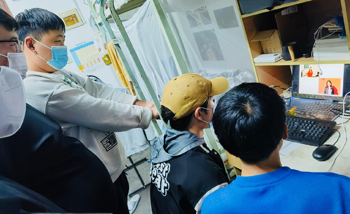 青岛工学院万名师生同上一堂疫情防控的“大思政课” 青岛工学院万名师生同上一堂疫情防控的“大思政课”