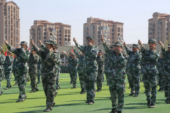 蜕变成长,启航新征程——青岛工学院2022级新生军训结营仪式圆满举行 蜕变成长,启航新征程——青岛工学院2022级新生军训结营仪式圆满举行