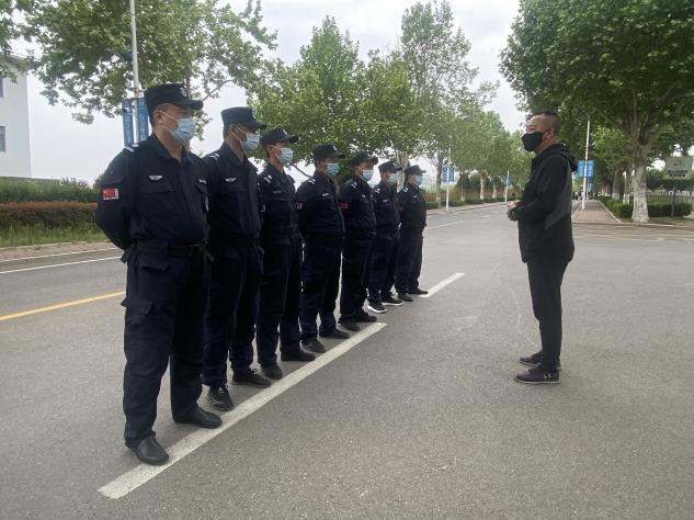 强化校园保安培训 筑牢校园安全防线 ——青岛工学院组织开展安保人员业务技能培训活动 强化校园保安培训 筑牢校园安全防线 ——青岛工学院组织开展安保人员业务技能培训活动