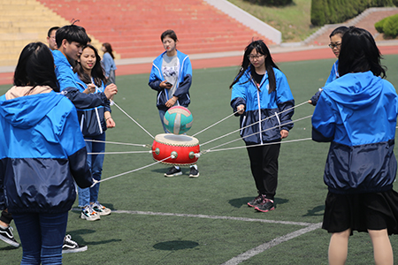 青岛工学院开展2019年5•25大学生心理健康活动月开幕式暨户外素质拓展训练