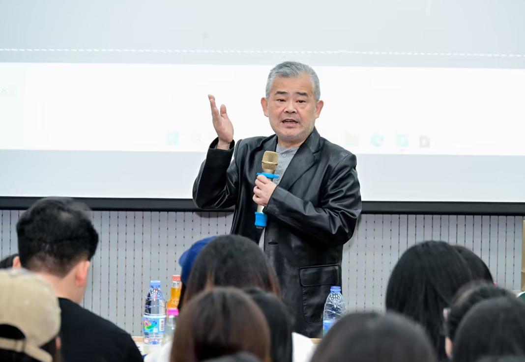 学院奖2023秋季征集大赛创意星球大讲堂青岛工学院站巡讲活动圆满落幕 学院奖2023秋季征集大赛创意星球大讲堂青岛工学院站巡讲活动圆满落幕