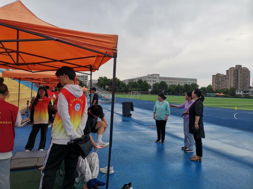 省教育厅大学生体质健康抽测专家组来校开展测试工作 省教育厅大学生体质健康抽测专家组来校开展测试工作