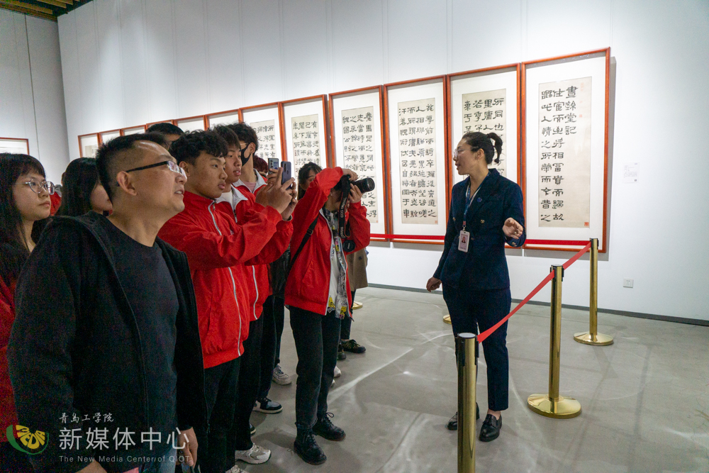 校馆合作共建育人新基地 青岛工学院与青岛宝龙美术馆举办校企合作签约仪式